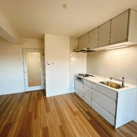 画像3277：001wine 大井町　イタリアワインの宝庫、大井町で楽しいひとときを